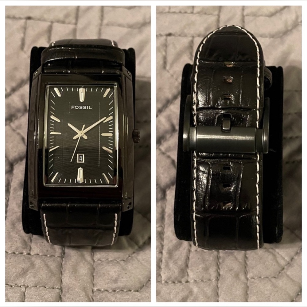 Men’s FOSSIL Watch Black with Black Leather Band